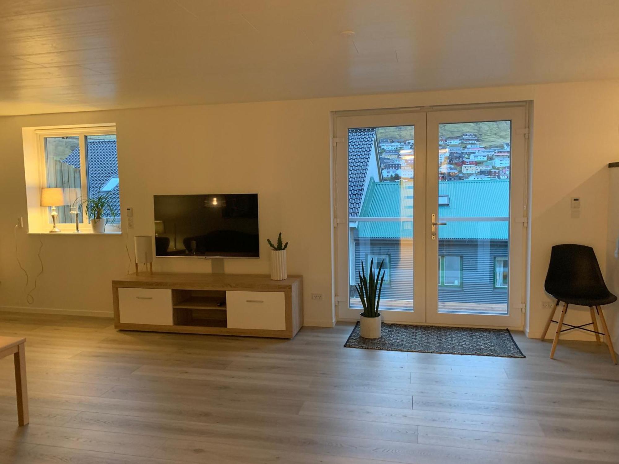 Spacious Apartment On N.P.Gota 8A, Klaksvík Exteriör bild