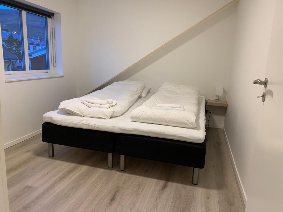 Spacious Apartment On N.P.Gota 8A, Klaksvík Exteriör bild