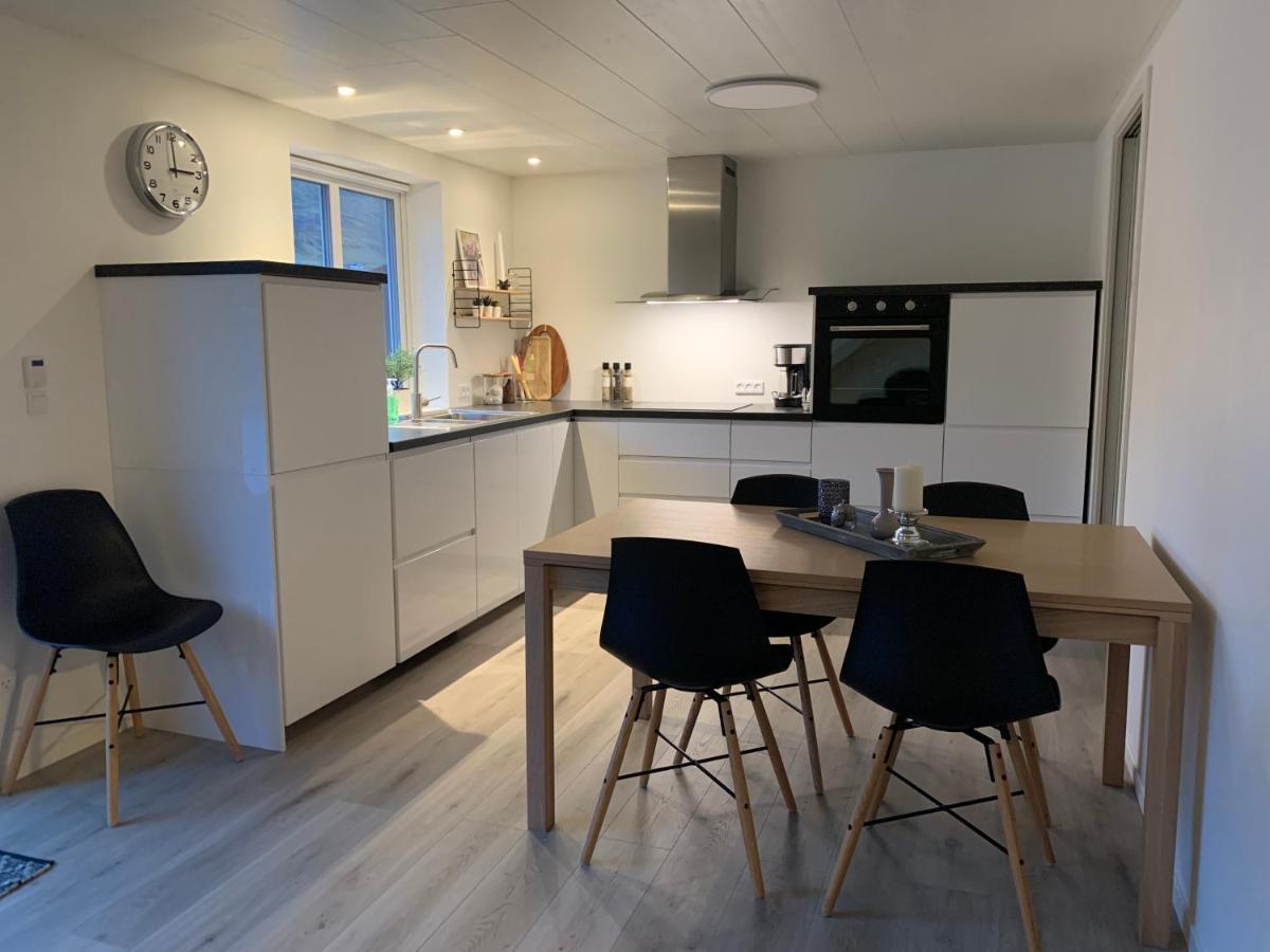 Spacious Apartment On N.P.Gota 8A, Klaksvík Exteriör bild